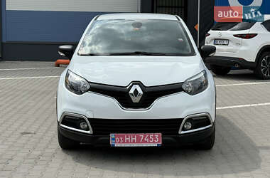 Позашляховик / Кросовер Renault Captur 2015 в 