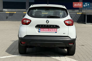 Позашляховик / Кросовер Renault Captur 2015 в 