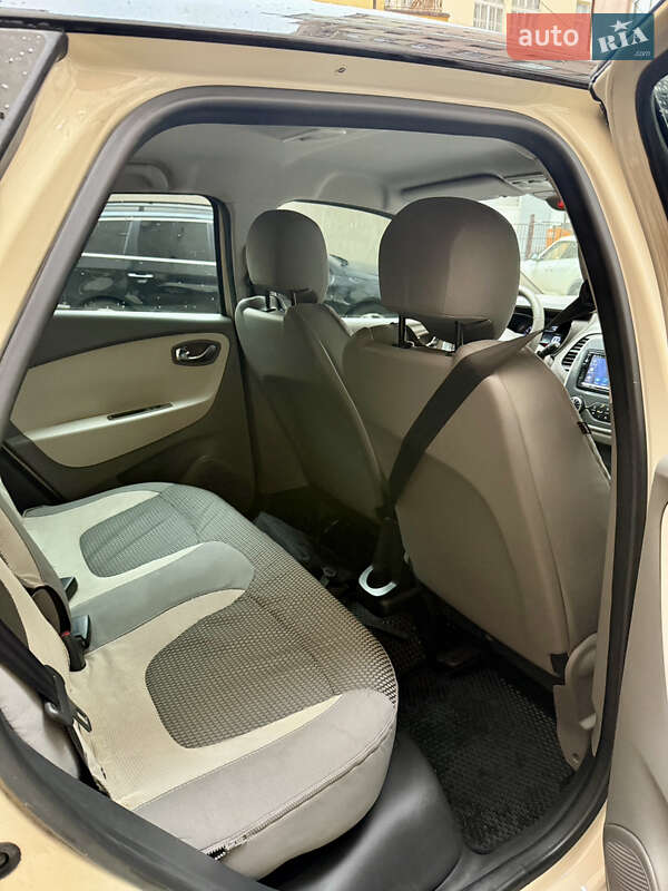 Внедорожник / Кроссовер Renault Captur 2014 в Ивано-Франковске