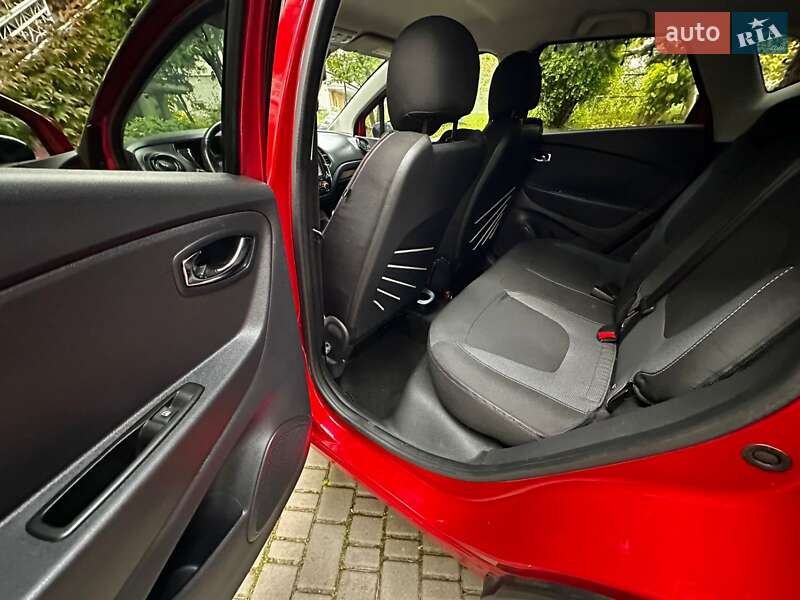 Внедорожник / Кроссовер Renault Captur 2016 в Львове