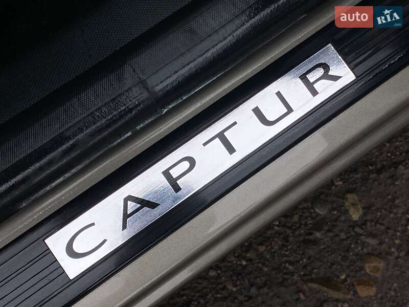 Внедорожник / Кроссовер Renault Captur 2014 в Ивано-Франковске