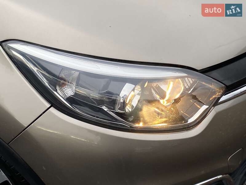 Внедорожник / Кроссовер Renault Captur 2014 в Ивано-Франковске