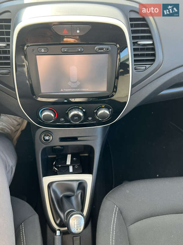 Внедорожник / Кроссовер Renault Captur 2018 в Лопатине