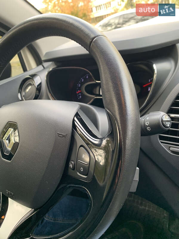 Позашляховик / Кросовер Renault Captur 2016 в Києві фото 13 Позашляховик / Кросовер Renault Captur 2016 в Києві