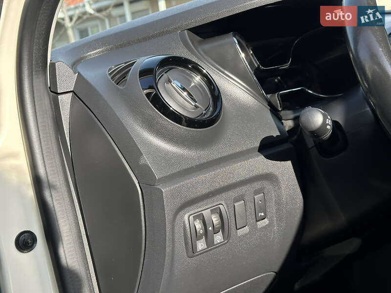 Позашляховик / Кросовер Renault Captur 2016 в Одесі фото 41 Позашляховик / Кросовер Renault Captur 2016 в Одесі