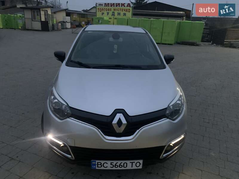 Позашляховик / Кросовер Renault Captur 2015 в Львові
