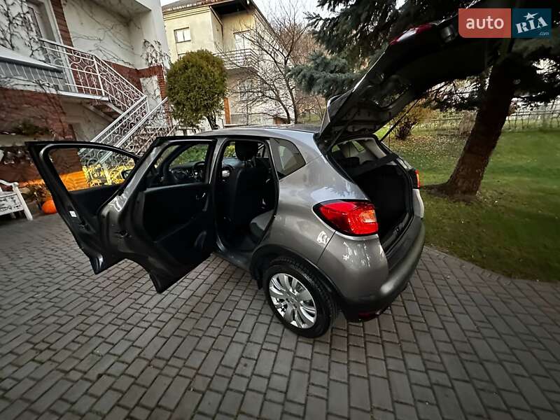Внедорожник / Кроссовер Renault Captur 2015 в Львове