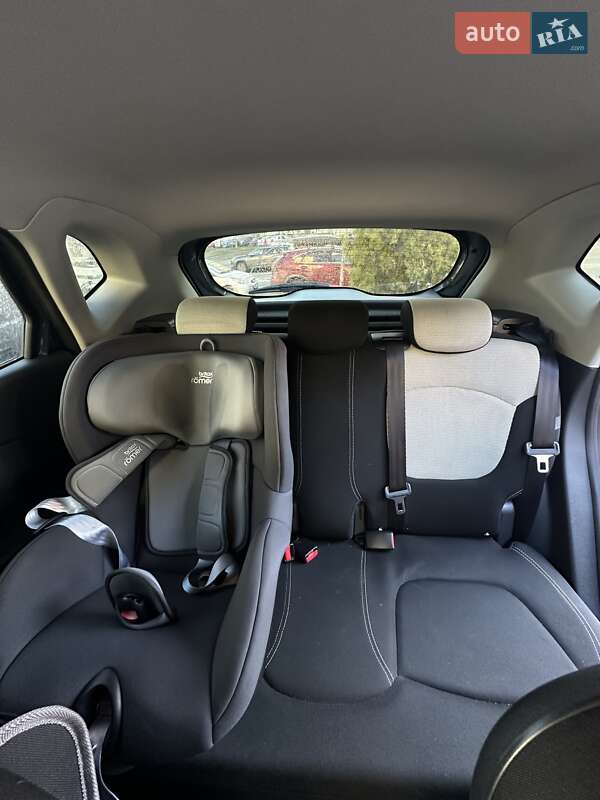 Позашляховик / Кросовер Renault Captur 2019 в Києві фото 11 Позашляховик / Кросовер Renault Captur 2019 в Києві