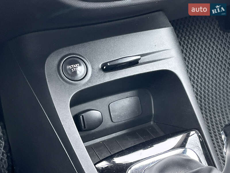 Позашляховик / Кросовер Renault Captur 2014 в Києві