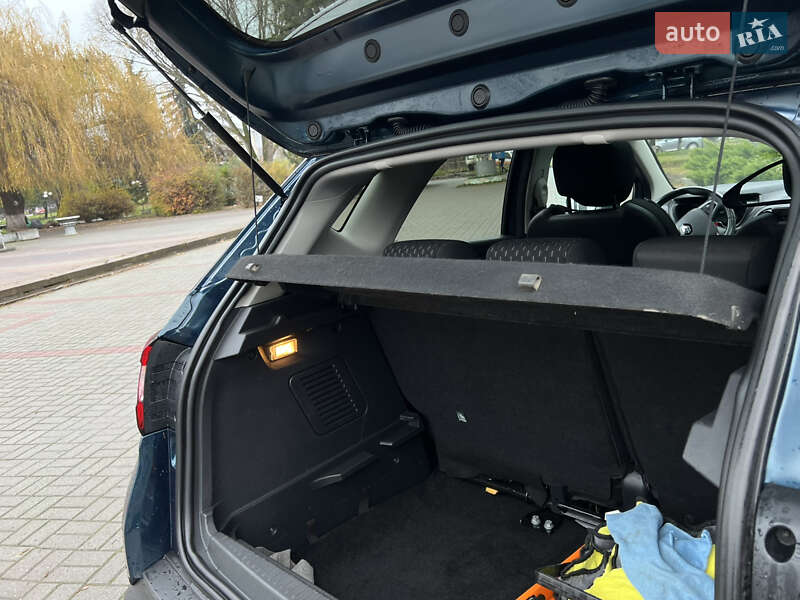 Внедорожник / Кроссовер Renault Captur 2019 в Тернополе