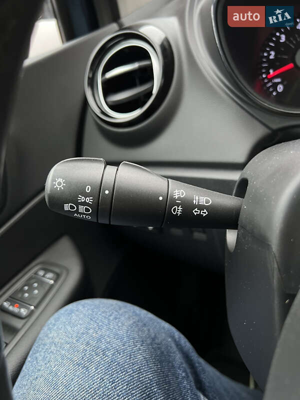 Внедорожник / Кроссовер Renault Captur 2019 в Тернополе