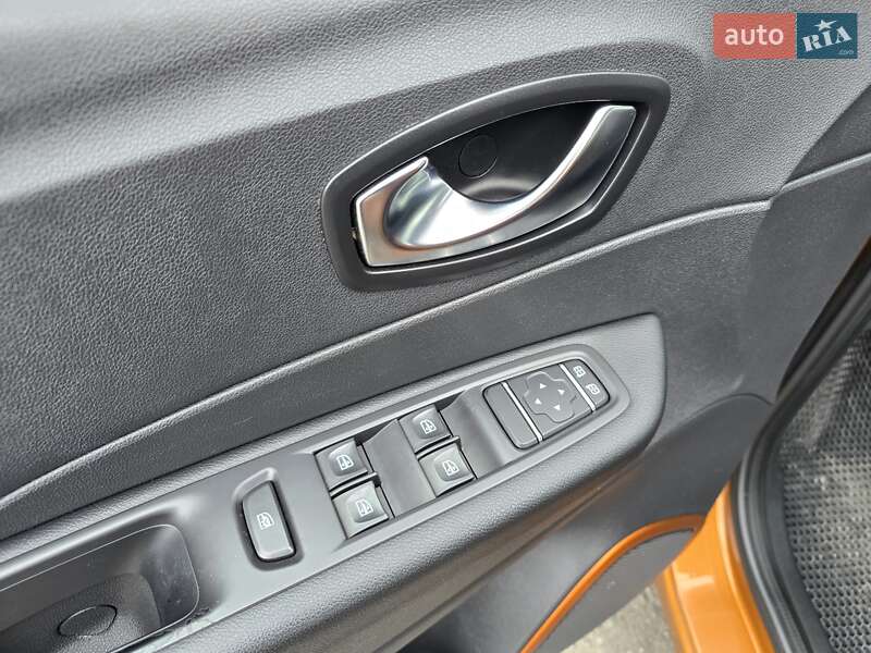 Внедорожник / Кроссовер Renault Captur 2017 в Хмельницком фото 23 Внедорожник / Кроссовер Renault Captur 2017 в Хмельницком