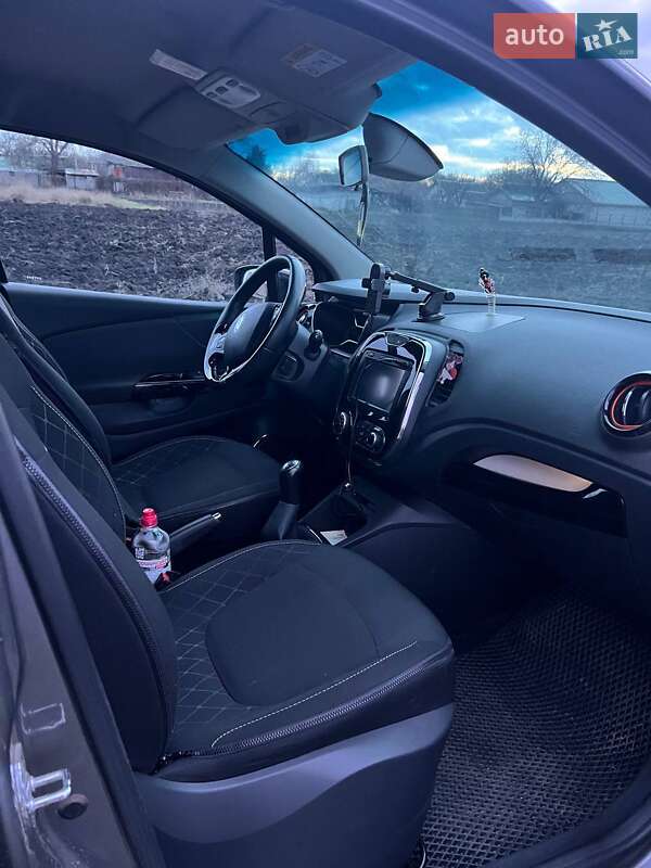 Позашляховик / Кросовер Renault Captur 2014 в Вільногірську