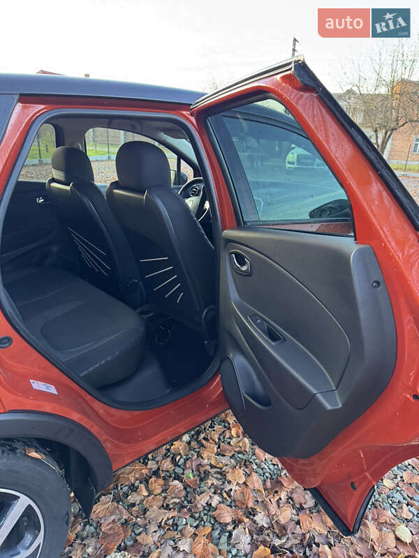 Позашляховик / Кросовер Renault Captur 2015 в Самборі