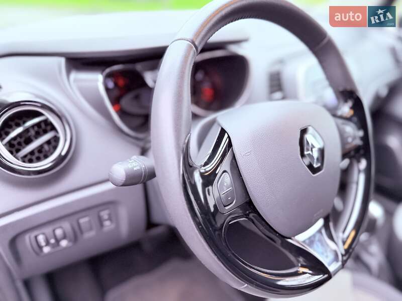 Позашляховик / Кросовер Renault Captur 2016 в Києві