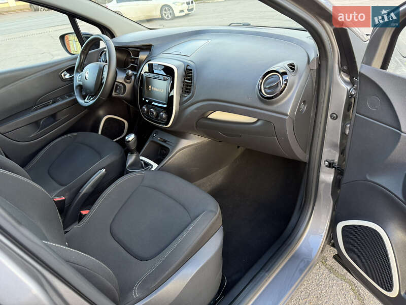 Внедорожник / Кроссовер Renault Captur 2020 в Днепре