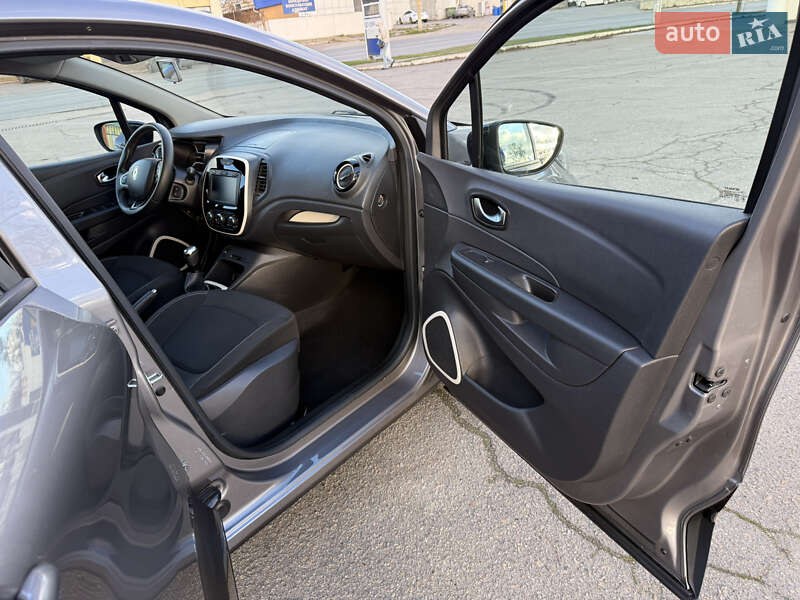 Внедорожник / Кроссовер Renault Captur 2020 в Днепре