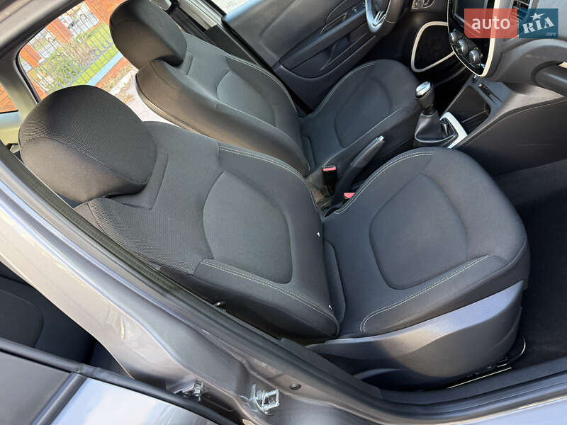 Внедорожник / Кроссовер Renault Captur 2020 в Днепре