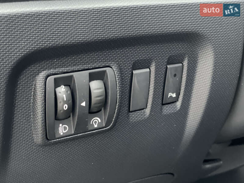 Позашляховик / Кросовер Renault Captur 2013 в Бердичеві фото 46 Позашляховик / Кросовер Renault Captur 2013 в Бердичеві