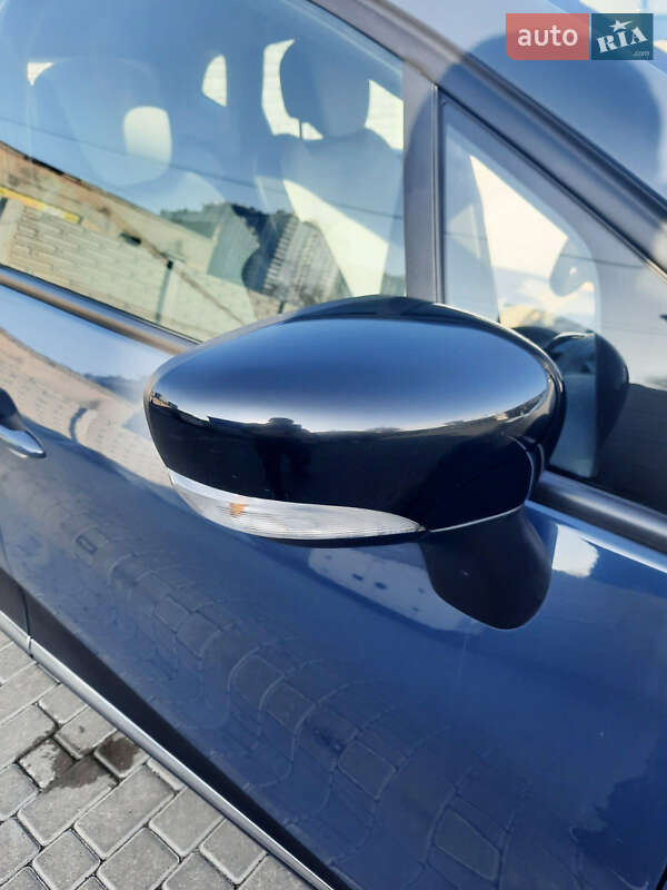 Внедорожник / Кроссовер Renault Captur 2019 в Одессе