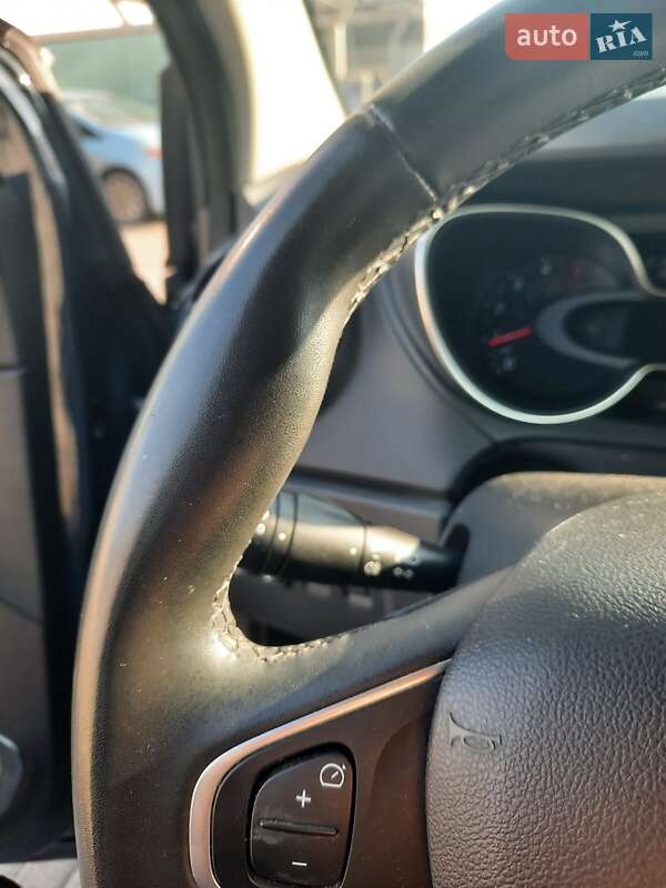 Внедорожник / Кроссовер Renault Captur 2019 в Одессе