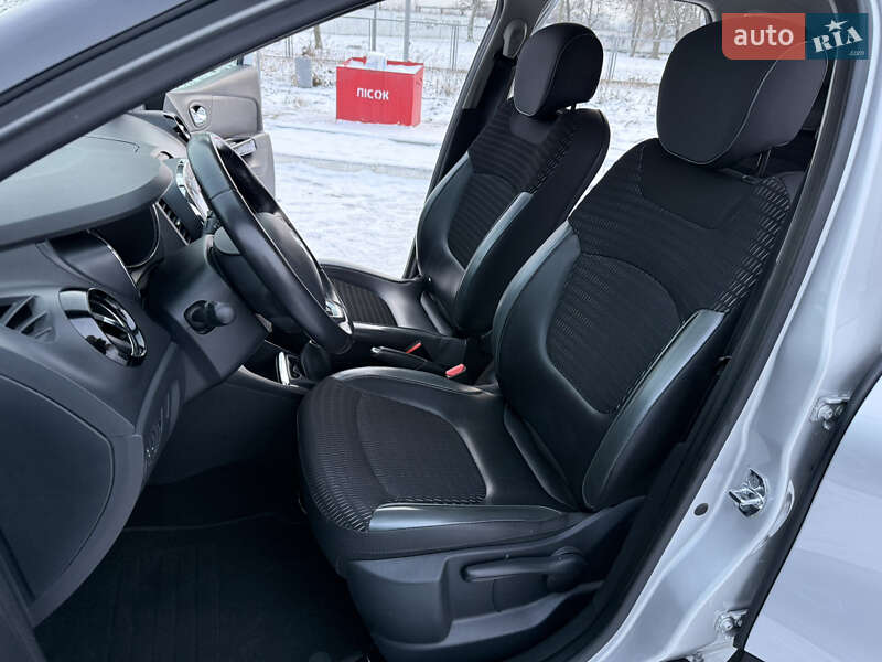 Внедорожник / Кроссовер Renault Captur 2016 в Днепре