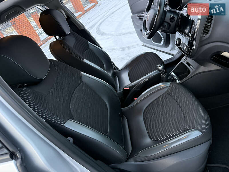 Внедорожник / Кроссовер Renault Captur 2016 в Днепре