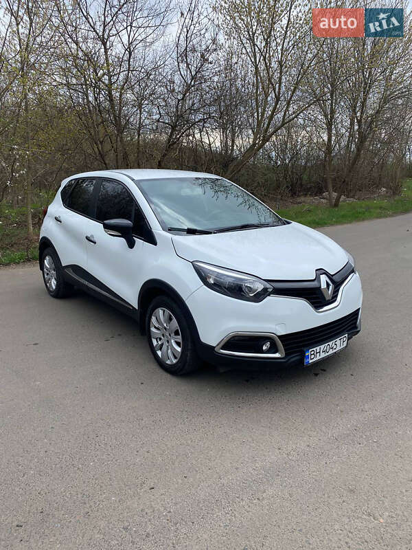 Внедорожник / Кроссовер Renault Captur 2015 в Великодолинском