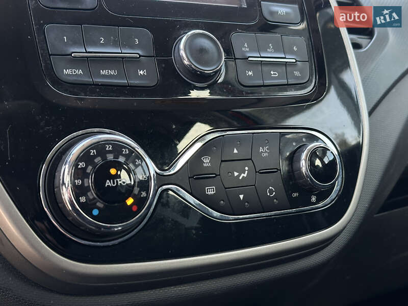 Позашляховик / Кросовер Renault Captur 2015 в Харкові