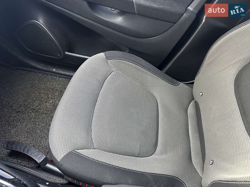 Внедорожник / Кроссовер Renault Captur 2014 в Сумах