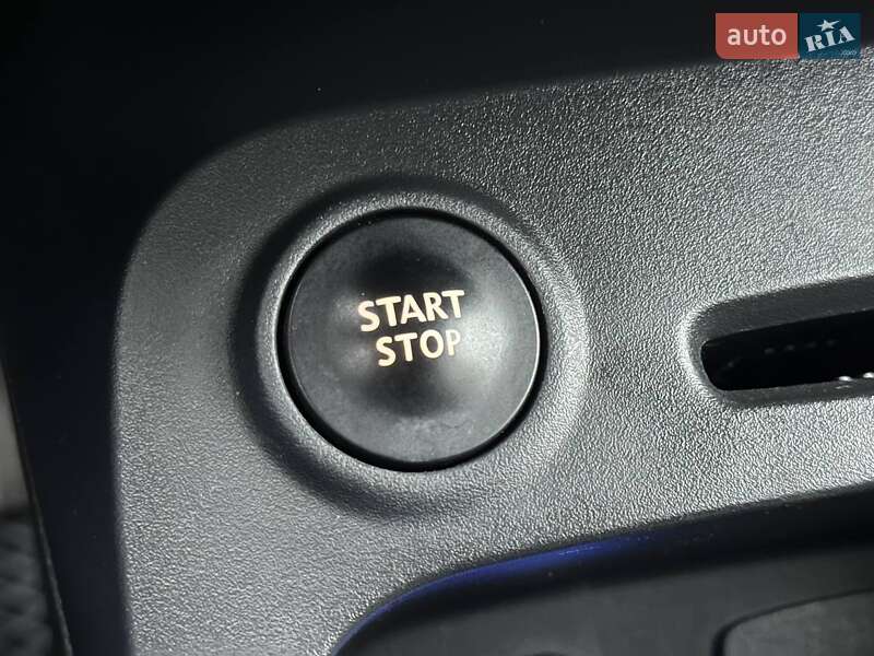 Позашляховик / Кросовер Renault Captur 2016 в Києві