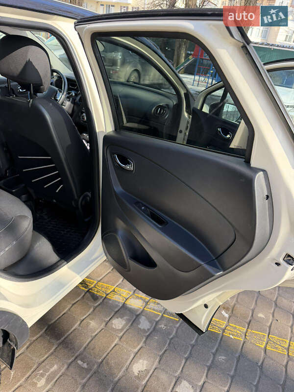 Позашляховик / Кросовер Renault Captur 2015 в Хмельницькому