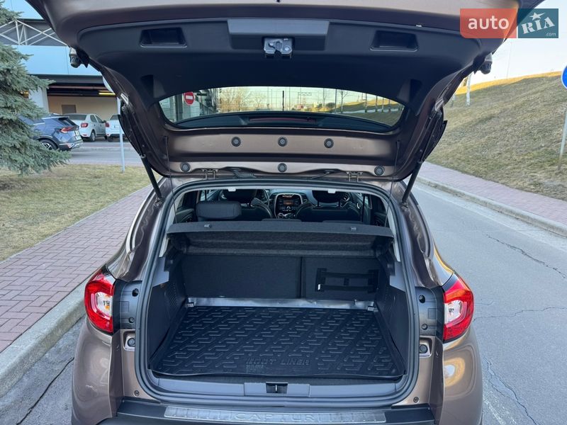 Позашляховик / Кросовер Renault Captur 2015 в Києві