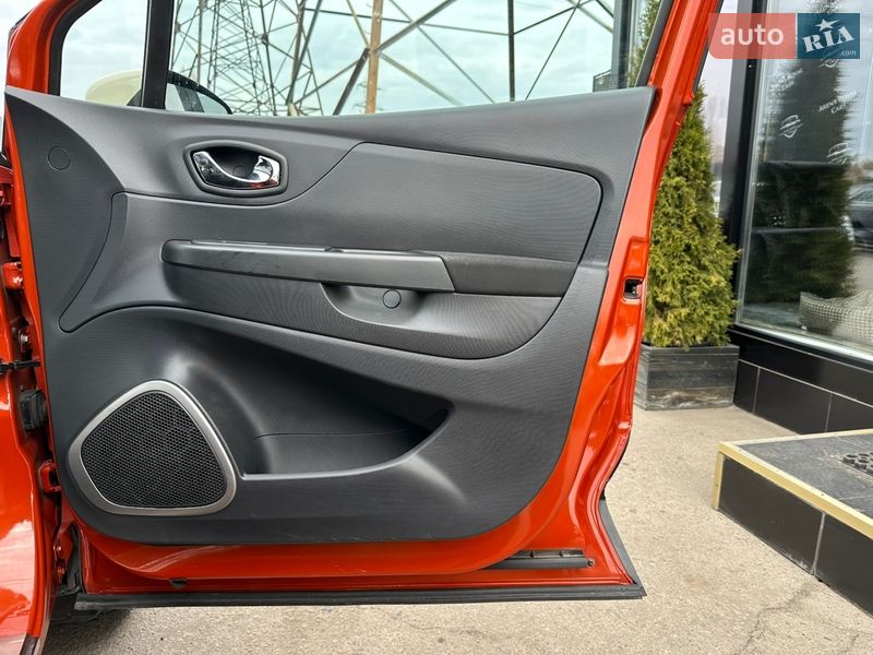 Внедорожник / Кроссовер Renault Captur 2015 в Харькове