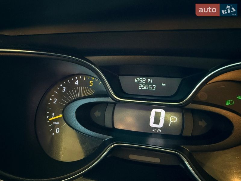 Внедорожник / Кроссовер Renault Captur 2015 в Краснограде