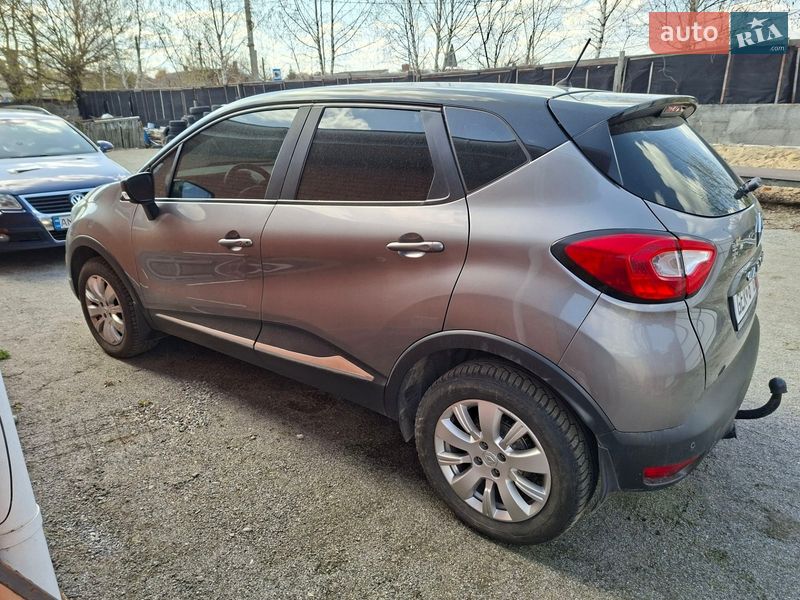 Позашляховик / Кросовер Renault Captur 2016 в Житомирі