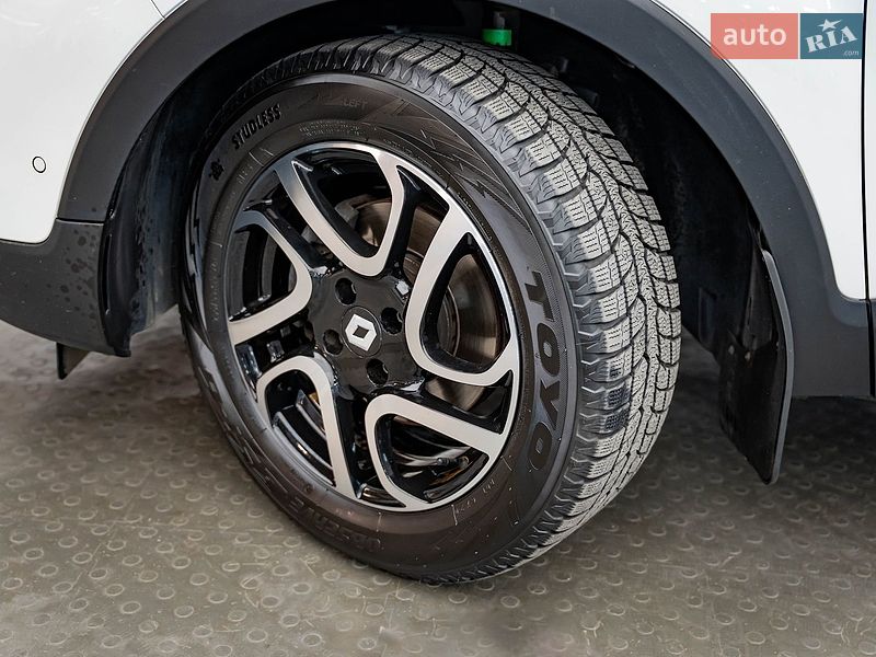 Внедорожник / Кроссовер Renault Captur 2019 в Киеве