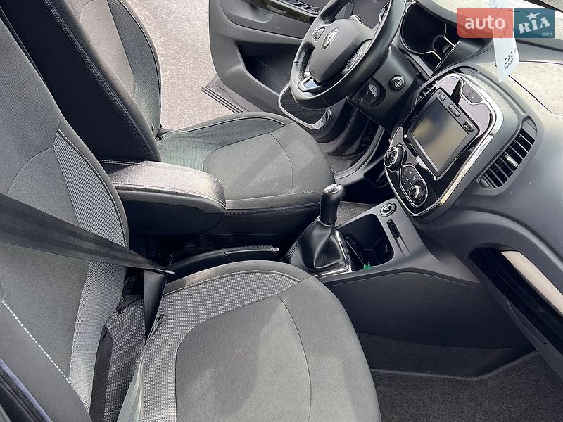 Позашляховик / Кросовер Renault Captur 2016 в Житомирі