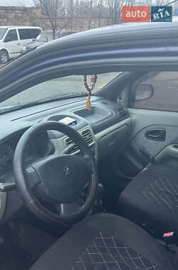 Седан Renault Clio Symbol 2004 в 