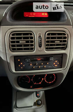 Седан Renault Clio Symbol 2003 в 