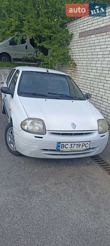 Седан Renault Clio Symbol 2001 в Львове