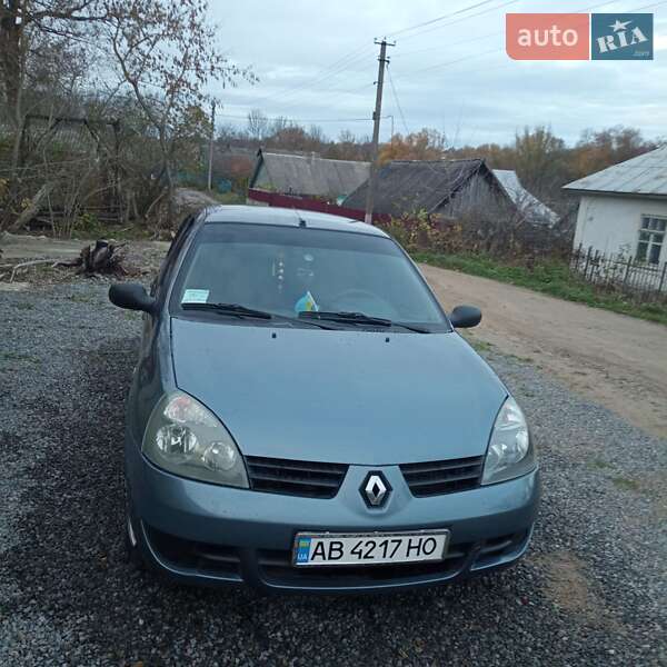Седан Renault Clio Symbol 2006 в Вендичанах