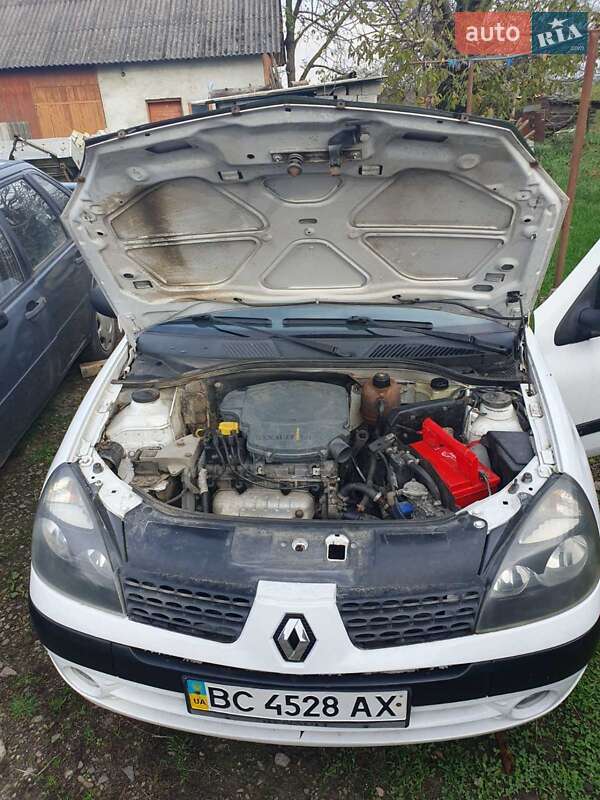 Седан Renault Clio Symbol 2003 в Стебнику
