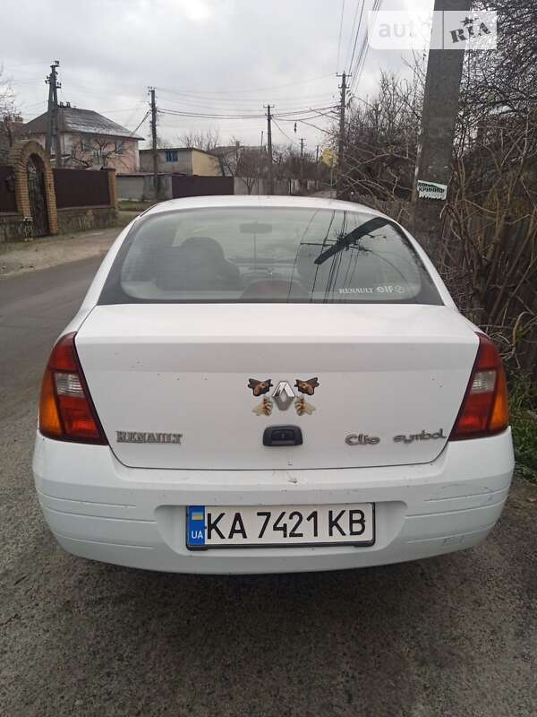 Седан Renault Clio Symbol 2001 в Киеве