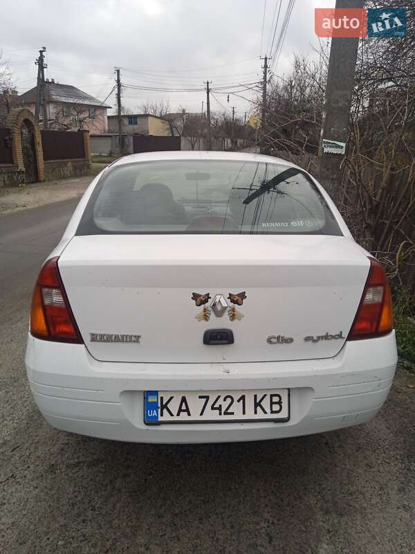 Renault Clio Symbol 2001