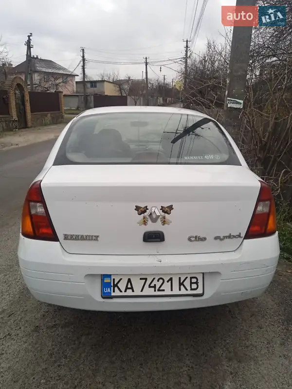 Renault Clio Symbol 2001