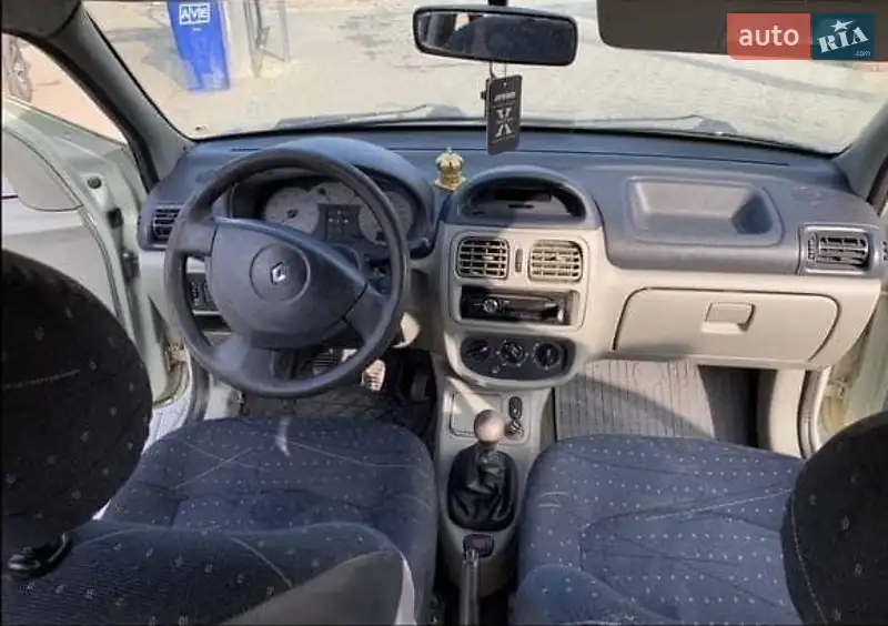 Renault Clio Symbol 2002