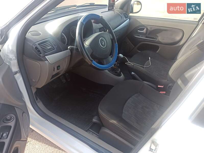 Седан Renault Clio Symbol 2010 в Дружковке