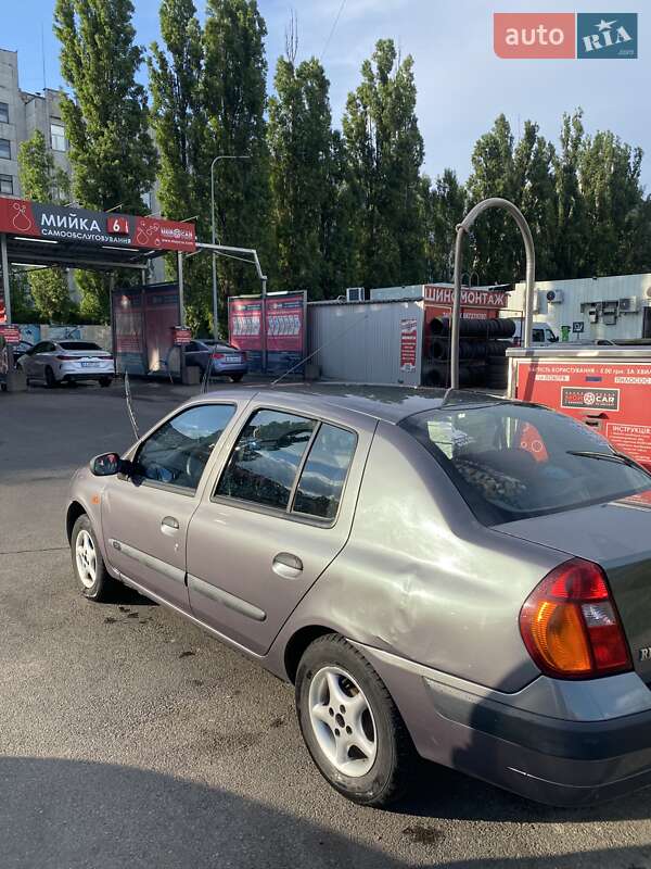 Седан Renault Clio Symbol 2003 в Киеве