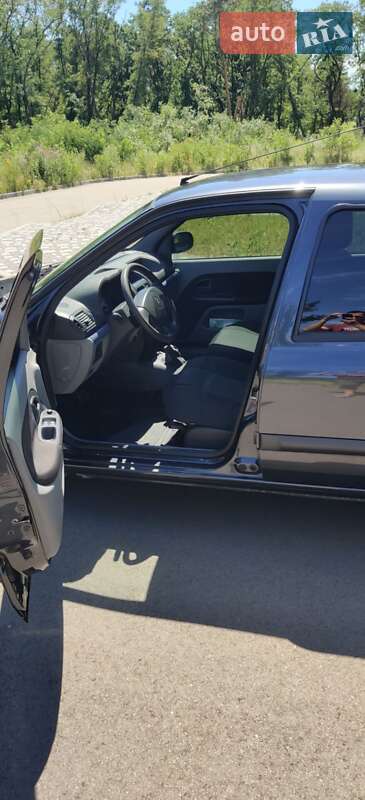 Седан Renault Clio Symbol 2006 в Киеве